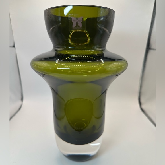 Marquis by Waterford Rumba 10" Crystal Sage Green Vase Heavy Modern Lines - Picture 1 of 6